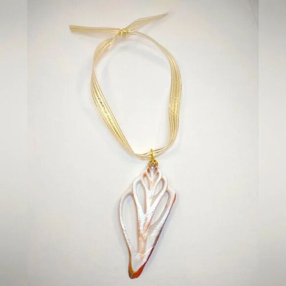 Seashell Conch Slice Glitter Gold Ribbon Handmade Christmas Ornament - Picture 5 of 12